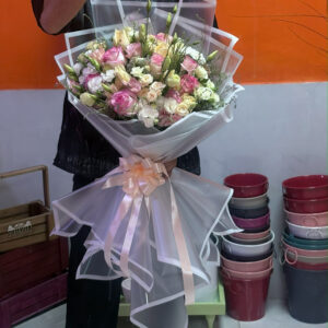 دسته‌گل رز پروانه‌ای